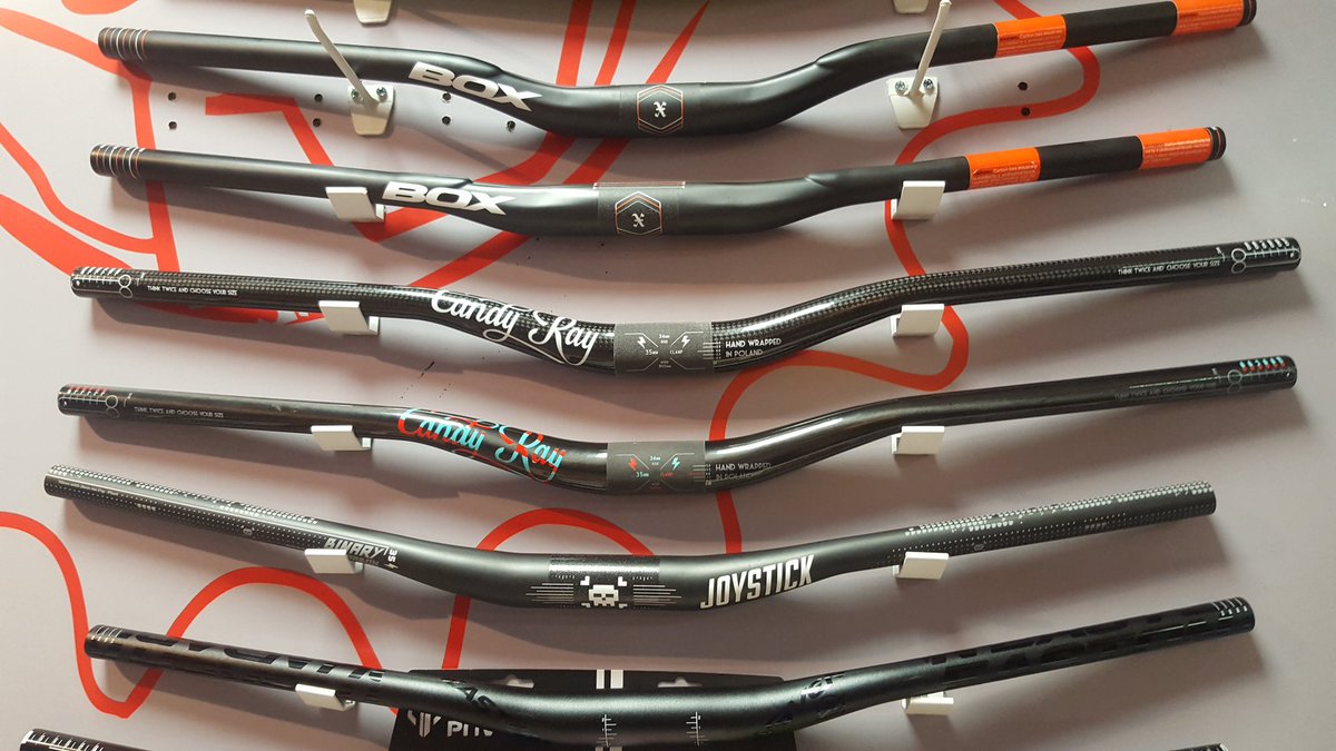madelkcycles's tweet photo. Fancy a new 35 mm carbon handlebar?  PS: Carefull with cutting the bars, do not cut of the balls cos you end up at XC legue 😊 #bikeporn https://t.co/3ulTcmYHJp
