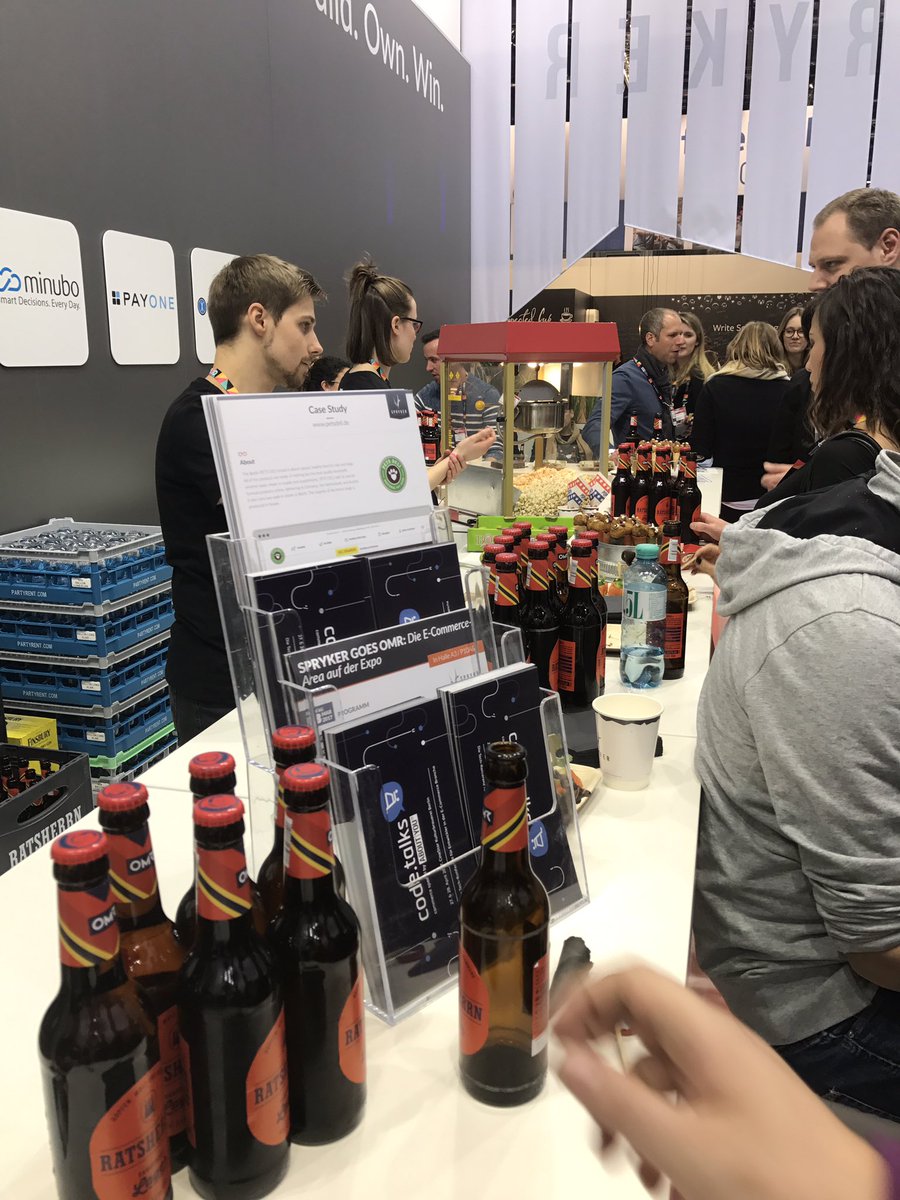 sprysys's tweet photo. Die Bar ist ready - kommt vorbei auf ein kühles Getränk #OMR17 #sprysys https://t.co/djNQ3DmwYq