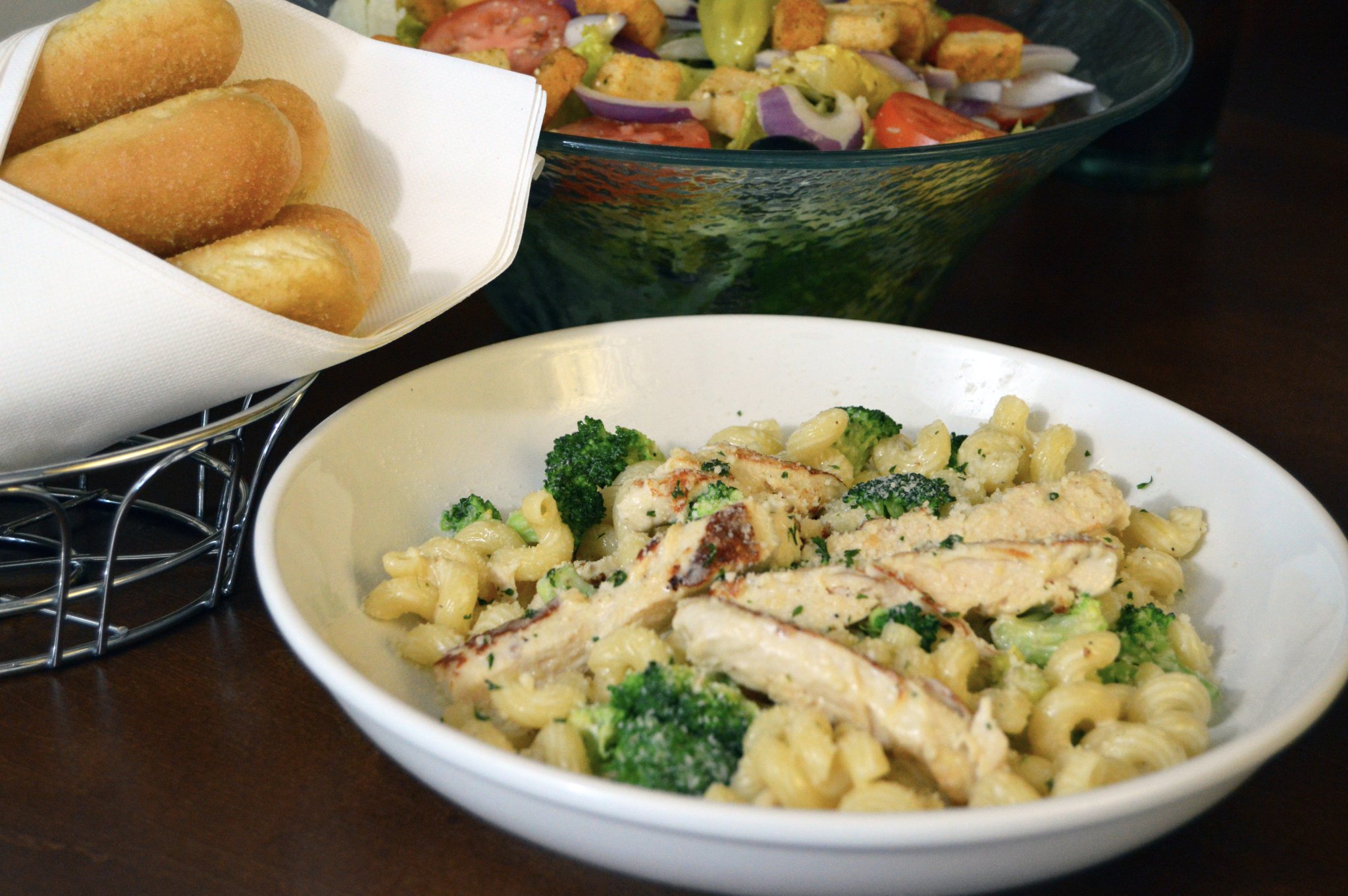 Olive Garden On Twitter Attention Pasta Lover We Re Introducing A New Dish Inspired By Your Fav Called Chicken Con Broccoli Alfredo It S So Good Https T Co Xfophr18oq