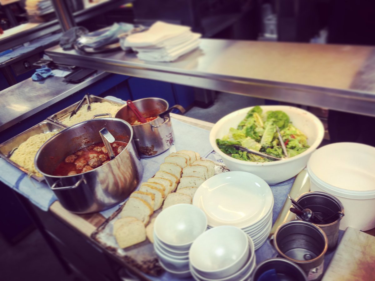 HandFMarlow's tweet image. Staff tea is up, meatballs &amp;amp; pasta, thanks chef! #Delicious #ReadyForService 🍝