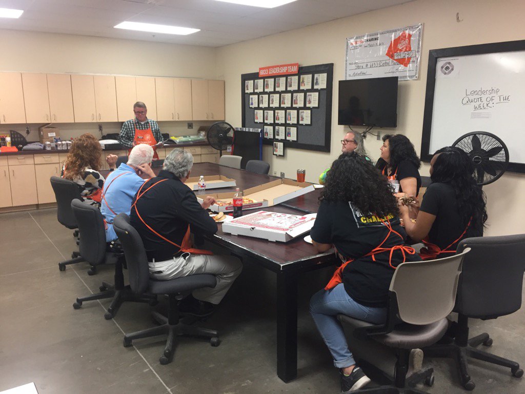 Linda Kurowski tweet media