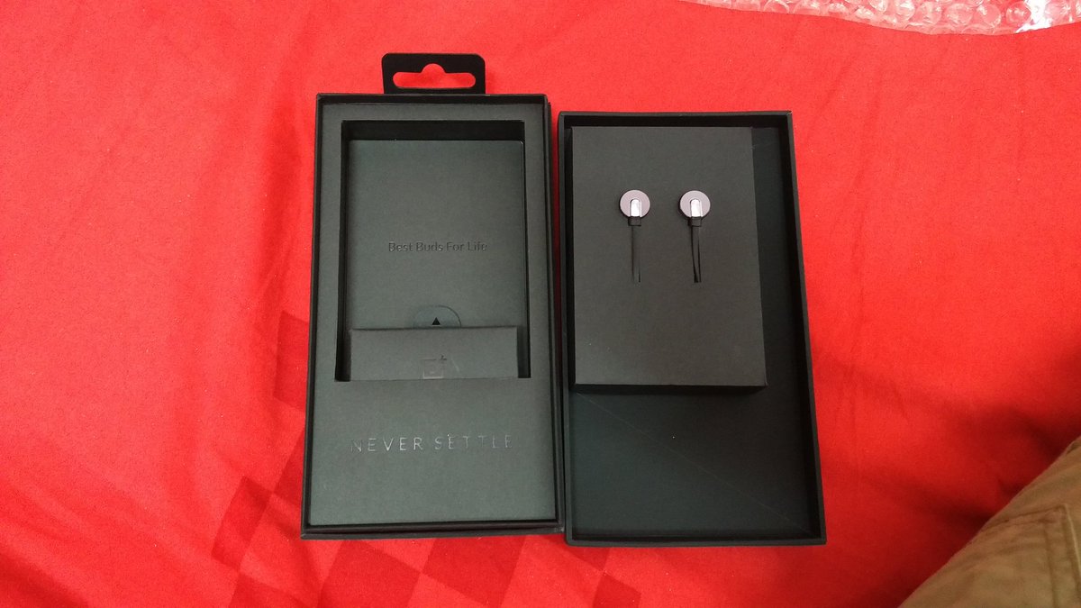 ca_jagdeep's tweet photo. To my disbelief, these are actually earbuds from #OnePlus ,hats off to presentation
#perfection
#oneplusrocks
#supportentrepreneurship https://t.co/ApSzceMKwQ