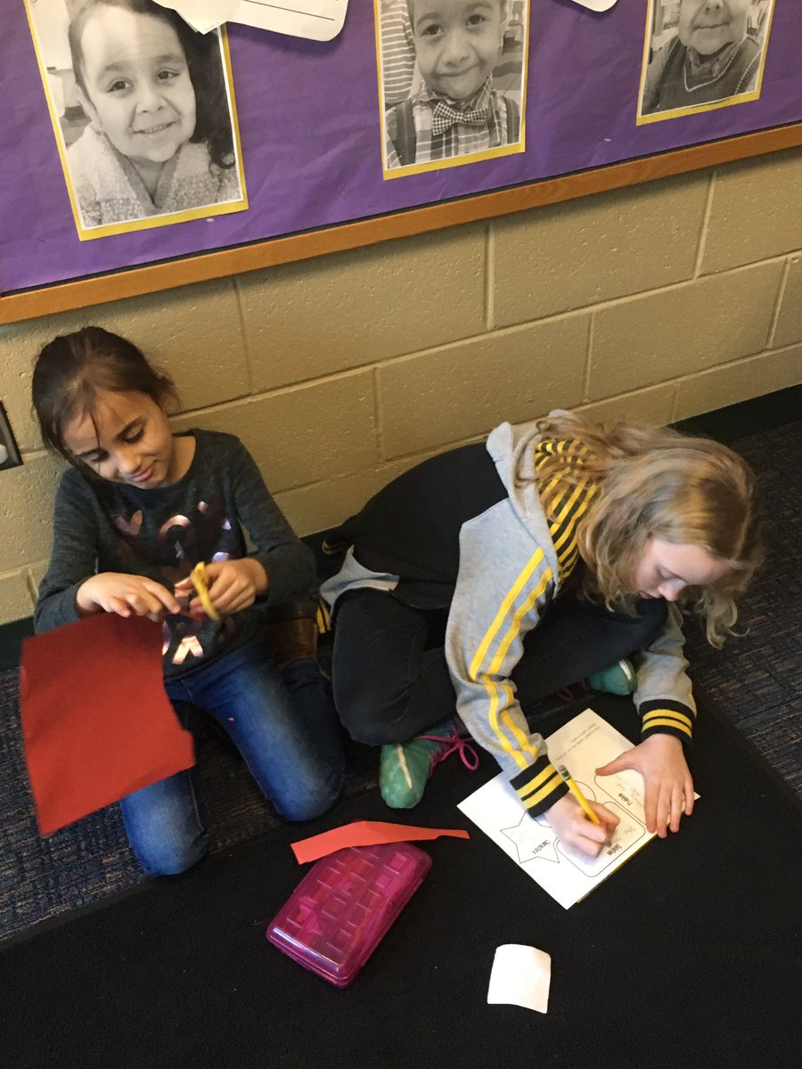 Mrs_Perrone's tweet photo. Celebrating Read Across America with our buddies! 📕 https://t.co/JD9pbWGFiZ