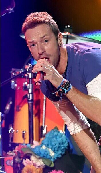 Happy birthday Chris martin, smoga kita bisa bertemu suatu hari nanti..  