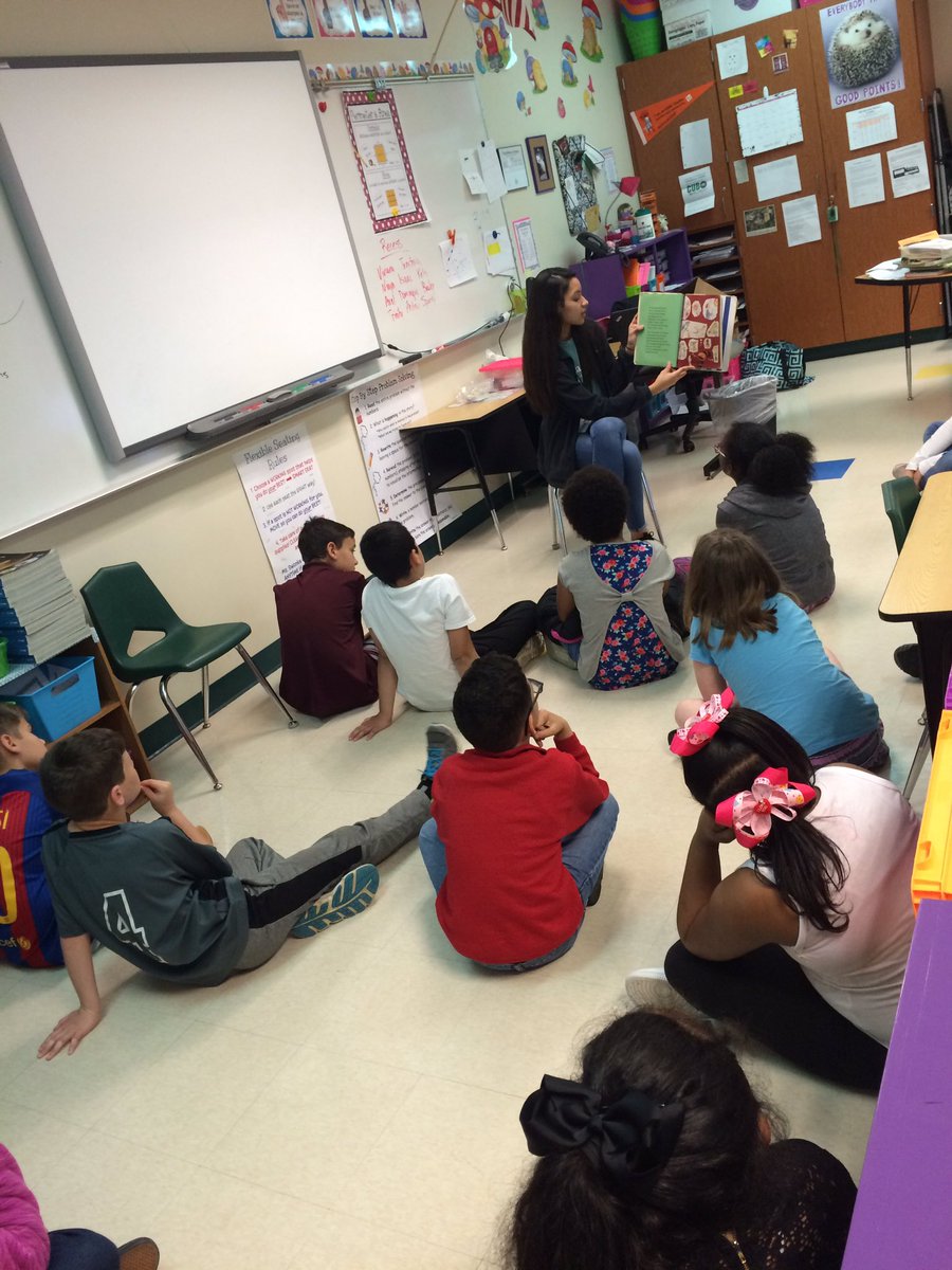 KaylaD_Martinez's tweet photo. Thanks @Brenham_PALs for the read aloud today! #beswired #readacrossamericaday #DrSeuss https://t.co/giywg9UXDS