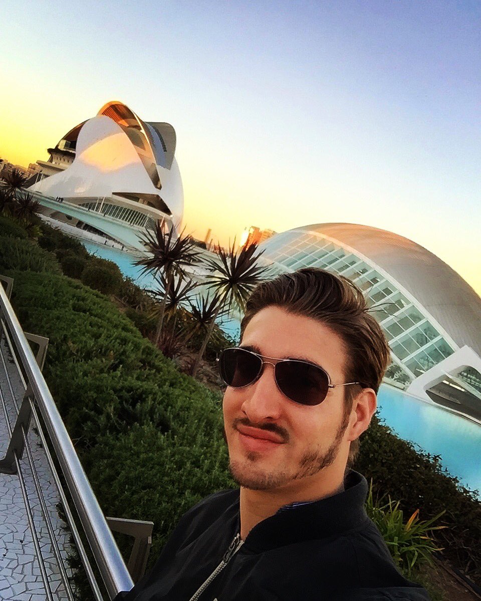 Ice_Cream_Com's tweet photo. Cité des Sciences et de l'art
#Valencia #DigitalNomad #Graphiste https://t.co/VdJIWrjjtO