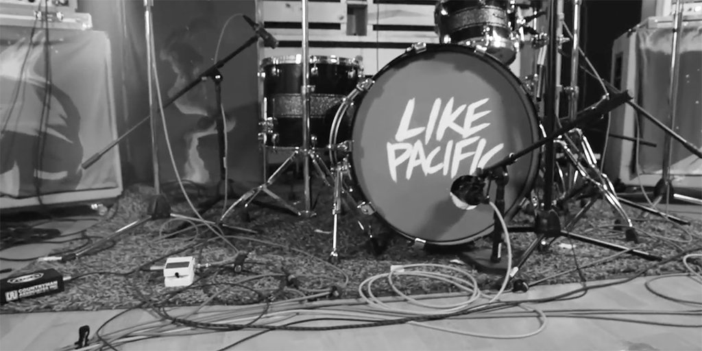 Rock Sound tweet media