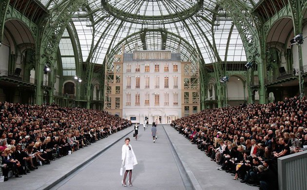 PRCoUK's tweet photo. #ParisFashionWeek has got us throwing it back to 2009 with the @CHANEL Spring/Summer show at Grand Palais, an alternative #PRCOPOTW #TBT 💅 https://t.co/5M6m6rN5s7