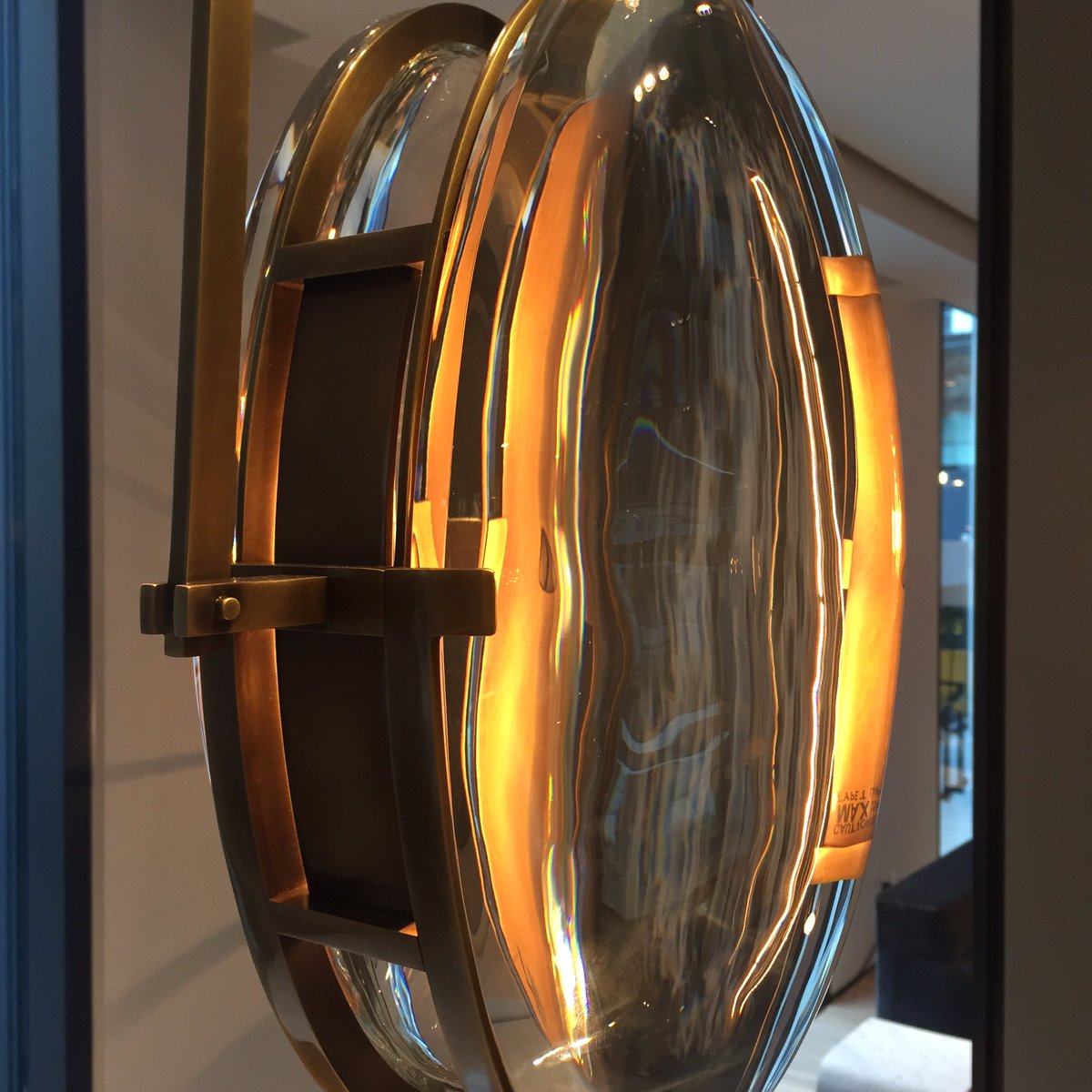 atlanticintdes's tweet photo. Beautiful lighting detail spotted on our showroom travels today #light #lighting #chandelier #interiordesign #luxury #detail #inspiration https://t.co/iyTCPfPhKK