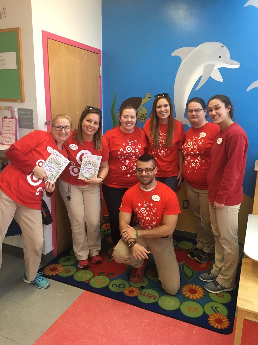 #T2104 Volunteer Event #ReadAcrossAmerica #DrSeussDay   #YMCA 🎯😊<a href="/DaneiaSimms/">Daneia Simms</a> @TGTBarrow <a href="/hspingler/">Holly Spingler</a> @megmarkiewicz