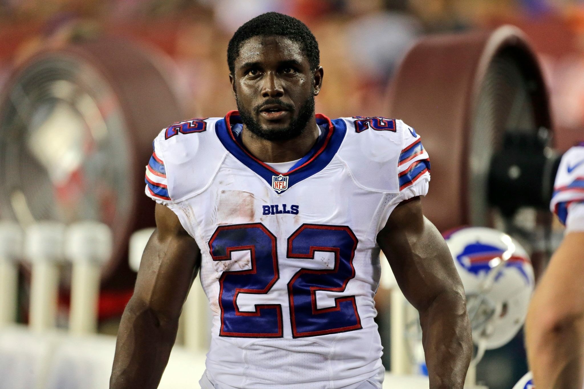 Happy Birthday to Buffalo Bills running back and Heisman trophy winner Reggie Bush! Bush turns 32 today. 