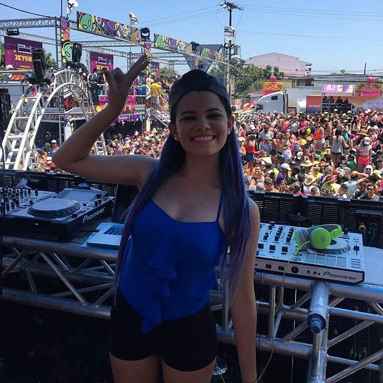 #PHRepost @djfannymusic  -  esoo taba muy buenoo 👏💙💚 Buenoss Dias People!! @phpubherrerano