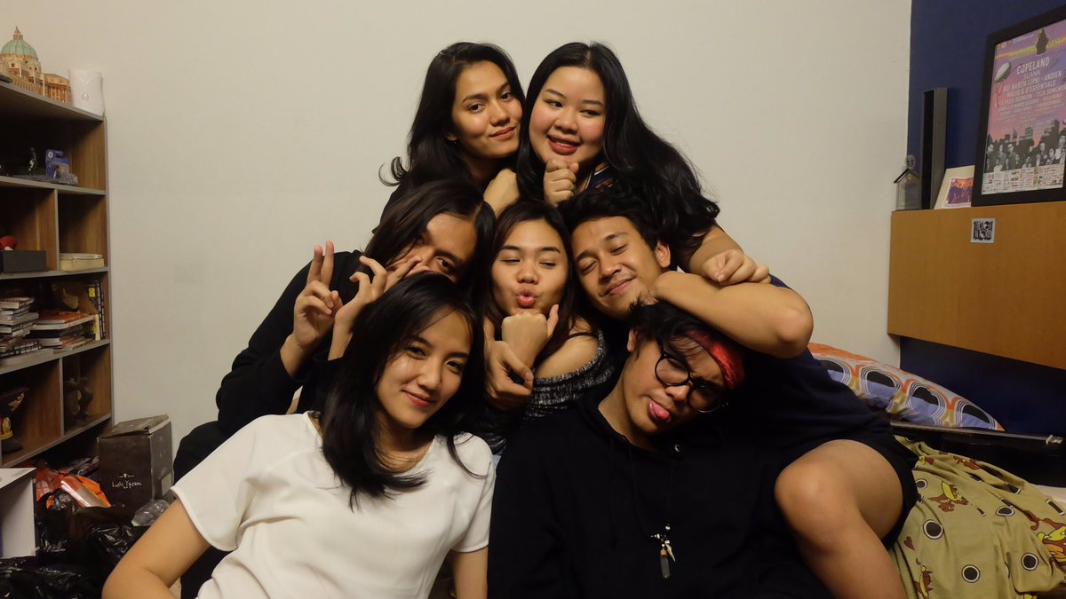 karlinalina's tweet photo. Kombinasi aneh yg cukup mengesankan. #onenighttoremember https://t.co/rua7Aoy4T2