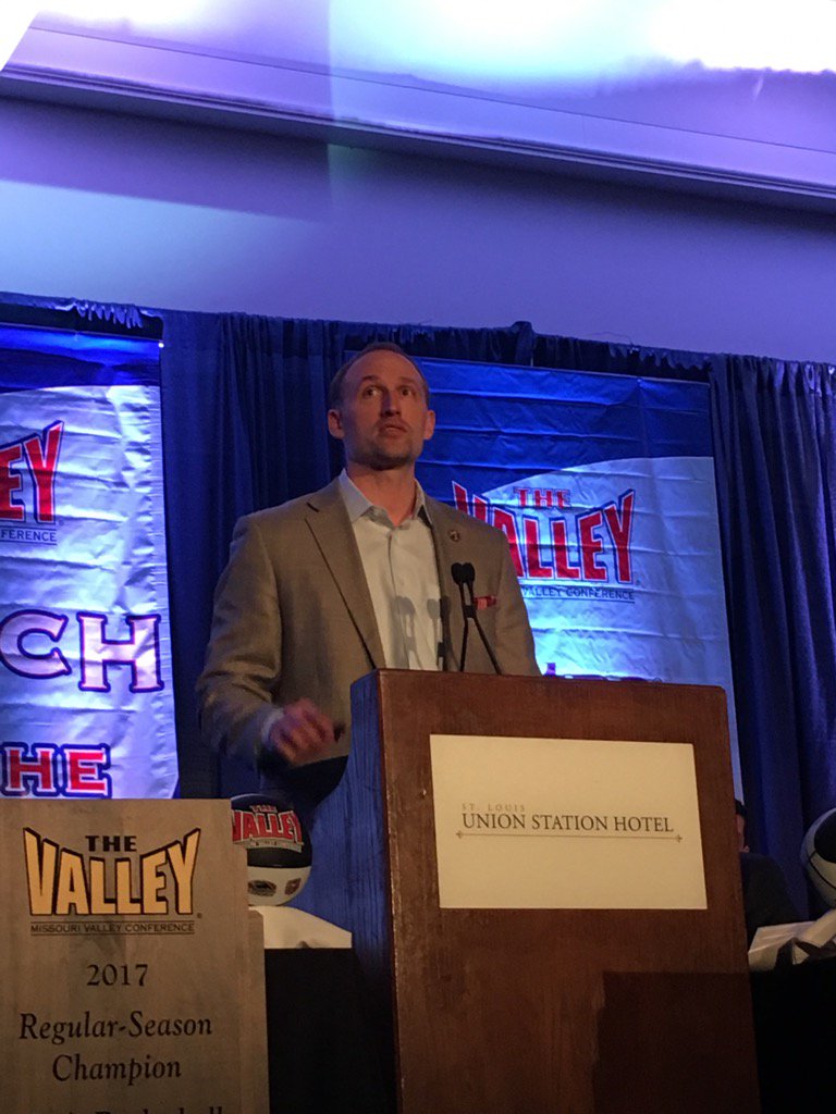 285_Geistlinger's tweet photo. Dan Muller wins coach of the year for 2017 Missouri Valley Conference #COYawards https://t.co/eks2bbciwG