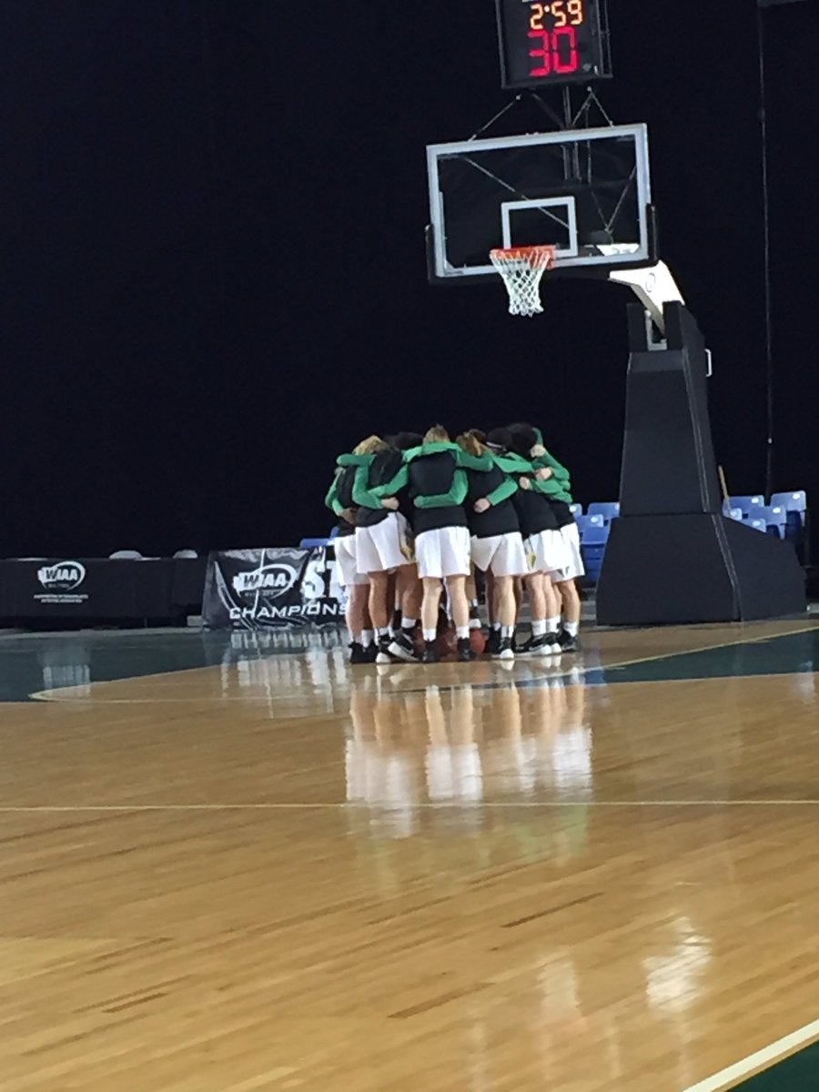 BBHSMiter's tweet photo. Girls hoops preparing for their State Quarterfinal matchup against Lynwood https://t.co/ArzaY85FrJ