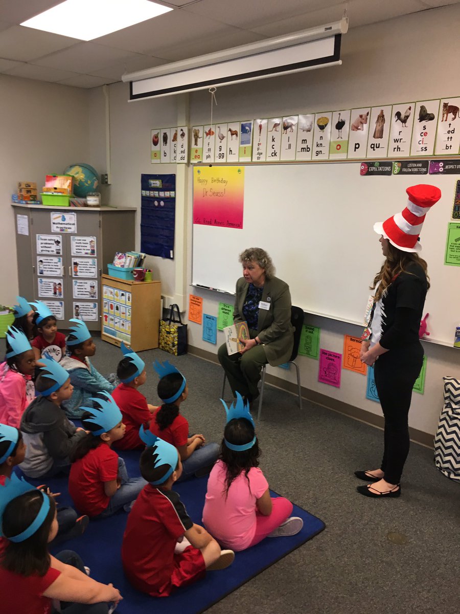 outdated_acct's tweet image. Celebrating Reading the Coyote Way #DrSuessDay #ReadAcrossAmerica #npecoyotes #howlthecoyoteway @SOSCoatesK @MrsPraestNPE @ErinGertz