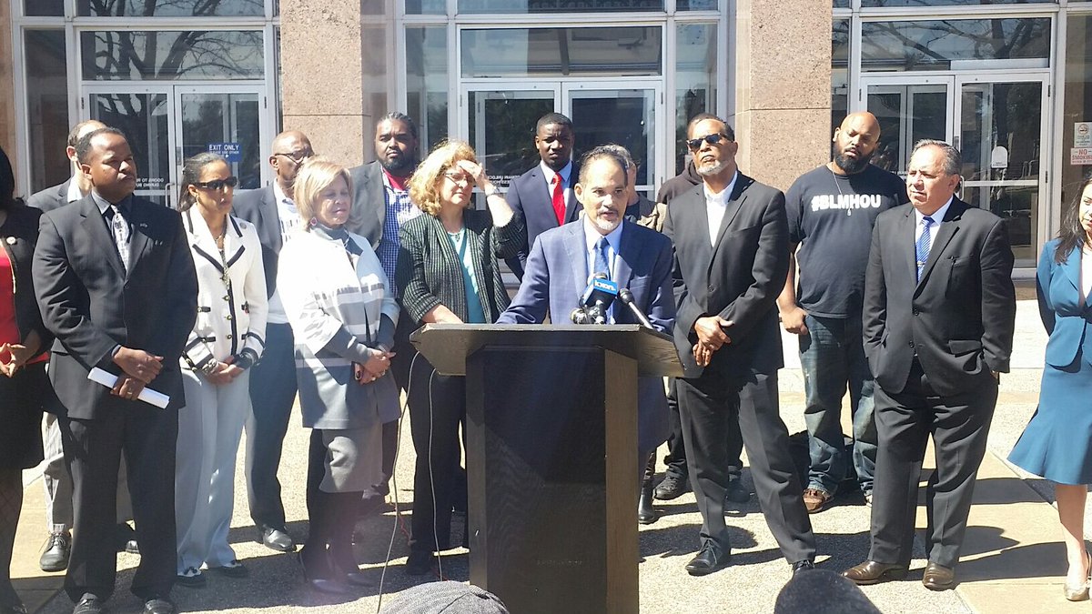 GFColeman's tweet photo. Laying out HB 2702: The Sandra Bland Act now. #txlege https://t.co/xHL0bJOmZ6