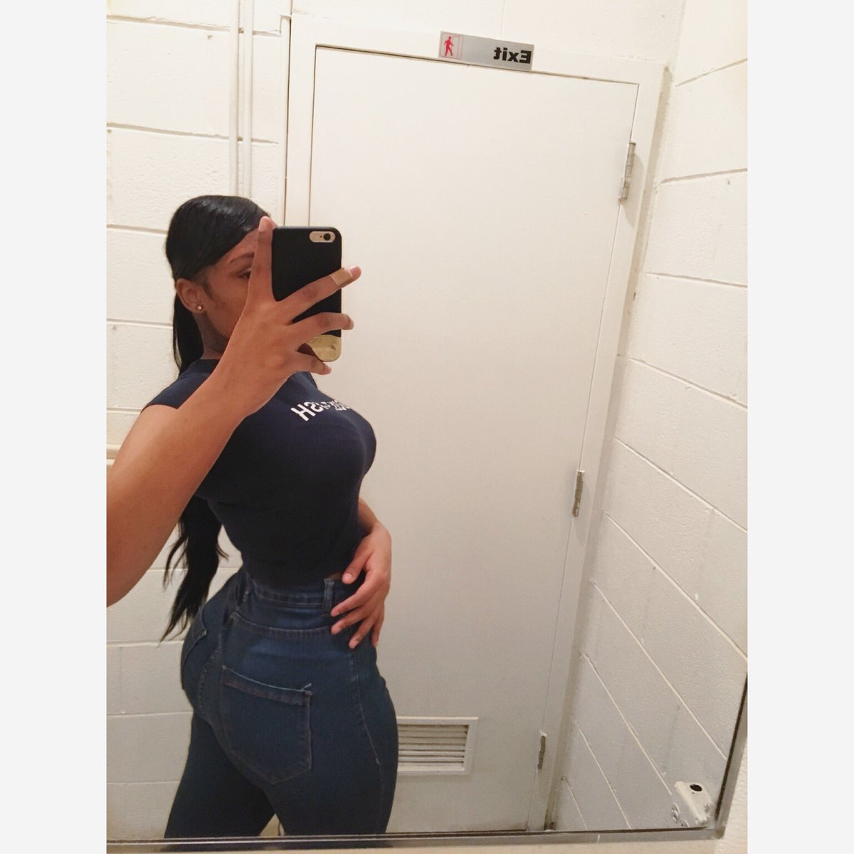 aaliyahb___'s tweet photo. Who run this ? Who run this ? https://t.co/dQ33I08T1X