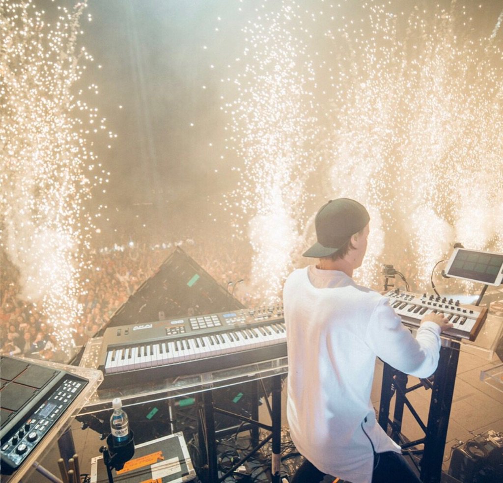 KygoMusic's tweet photo. #tbt Cloud Nine Festival 2016. One of the best nights of my life 🙏🏼 https://t.co/5vRvHuDk2Q