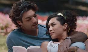 Yaprağını dök, çiçeğini aç
Ah bahar!
Sende veda ne zormuş
Neden sevdiğimin vedasıyla aklımdasın.