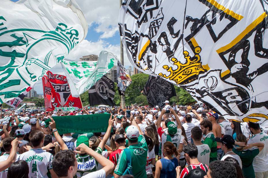 saopaulofrases's tweet photo. Um dos fundadores da Mancha Verde foi assasinado. Rivalidade só dentro de campo. nossos sinceros sentimentos. ⚫️ https://t.co/3MoW8SLaov