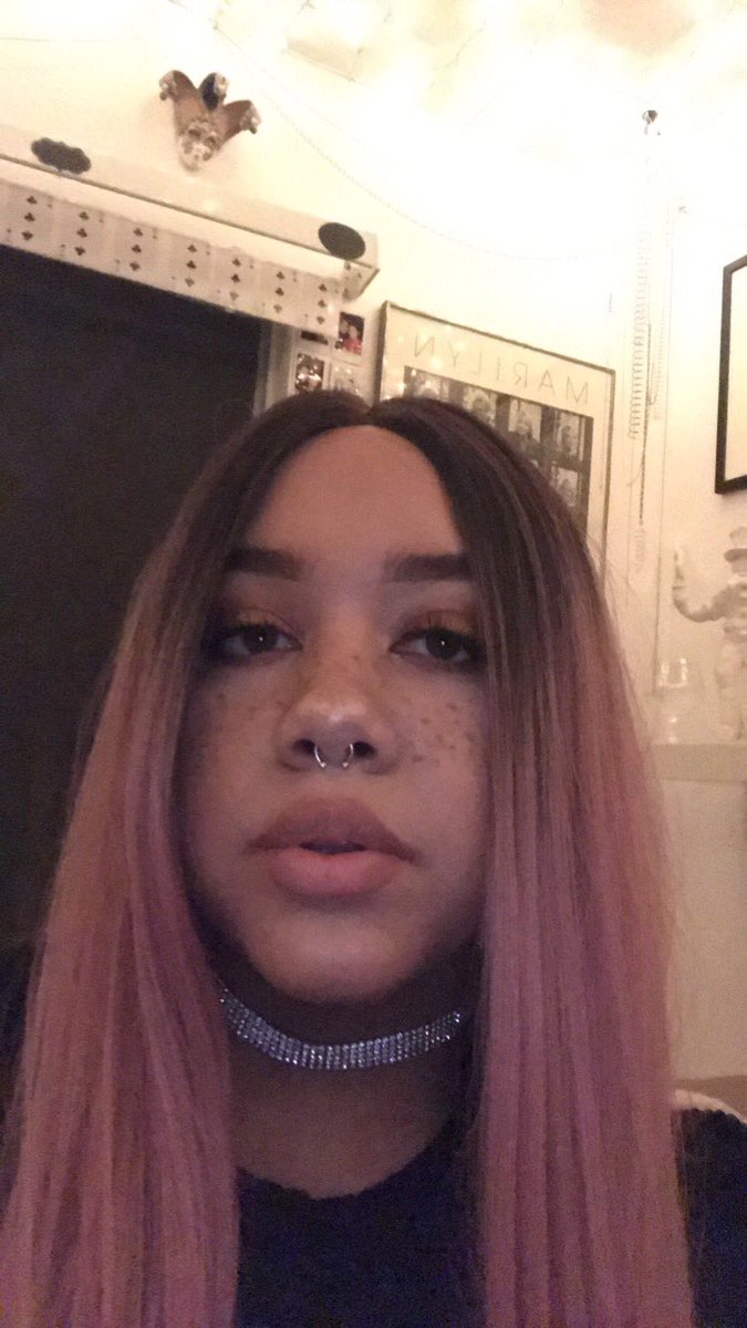 pixiespitz's tweet image. #nonbinarypositivity Genderfluid Babe She/They but you can call me boi too 🤗