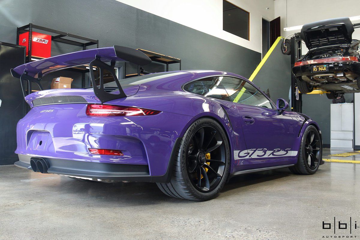 Earlsimxx's tweet photo. UV outdoor dinner table https://t.co/cepivRr7Nc
