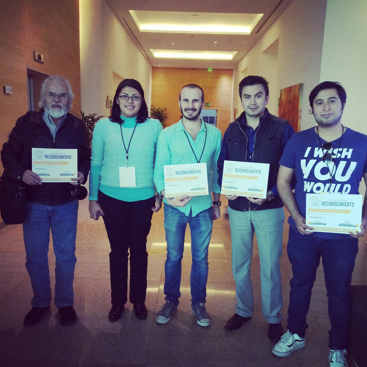 TendencieroCO's tweet photo. jaime_md con el grupo de Diseño Web Estratégico en el #TMD17 en #Puebla ¡Amamos el #MarketingDigital! https://t.co/ljDE8ry83Q https://t.co/FVUymP0CX7