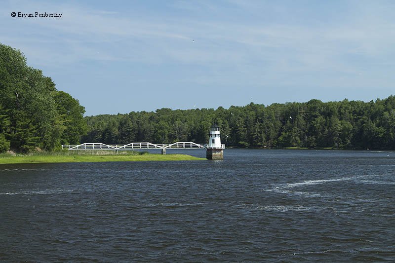 USLighthouses's tweet image. The #DoublingPoint #Lighthouse marks a one of two 90-degree bends in the #Kennebec River, near #Bath, #Maine. 
us-lighthouses.com/doubling-point…