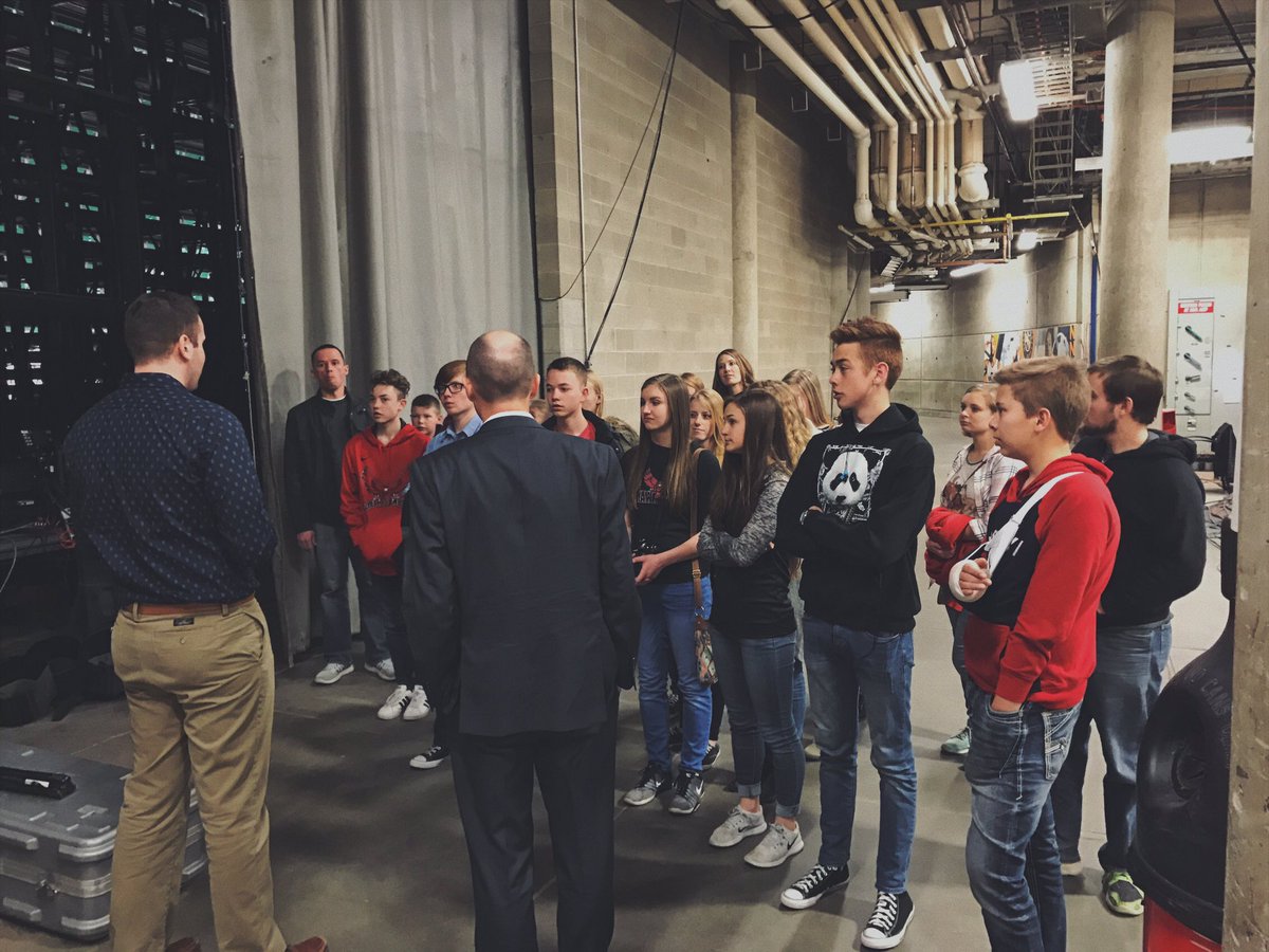 Enjoyed having the @NorthSanpeteHS journalism class visit us yesterday! 📝🗞💻  Keep chasing those dreams! https://t.co/MN7VDy8iVe