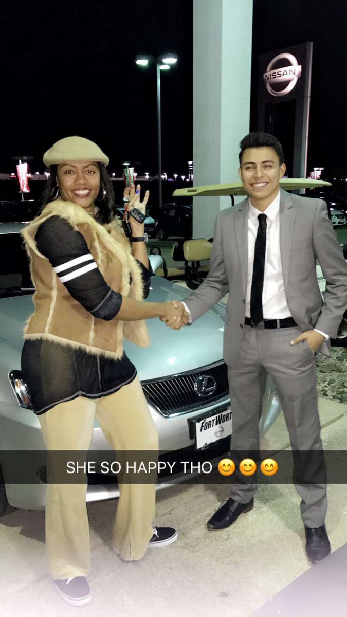 mponce9's tweet photo. I dropped out of college 1 yr ago. I became a car salesman. I bought fancy cars. I'm 19. Anything is possible. Just hustle everyday. 🙏🏼 https://t.co/e31ML8SyWX