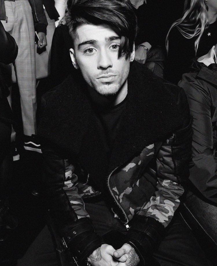 plZaynUpdates's tweet photo. #IG | elleuk: 'Our #SeptemberELLE 2016 cover star Zayn Malik made an appearance at #PFW today.' https://t.co/PUdT0BcypY