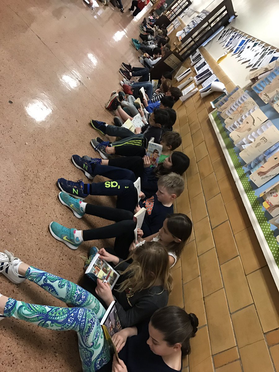 FRNElementary's tweet photo. Our students dropped everything and read on Dr. Seuss' birthday! #DEAR #DrSeuss #ReadAcrossAmerica #Franklin https://t.co/XwXIEzXXca