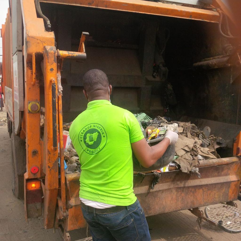 Cleanuplagos's tweet photo. “It is our duty to save environment’s beauty.”Cleaning of your environment is your duty not the government. #CleanUp https://t.co/J4YAF2Mc2D