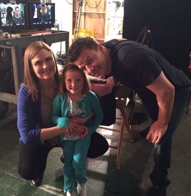 change_istheway's tweet photo. My favorite family! 👨‍👩‍👧  I love the relationship that has developed between Sunnie, Emily and David. #Bones 💀@BONESonFOX @sunnieraepelant https://t.co/78MQqtkB31