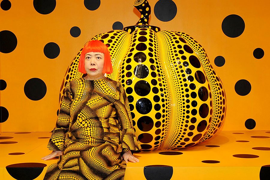 A guy taking a selfie destroyed a Yayoi Kusama pumpkin worth $800k: hintmag.com/yayoi-kusama-p…