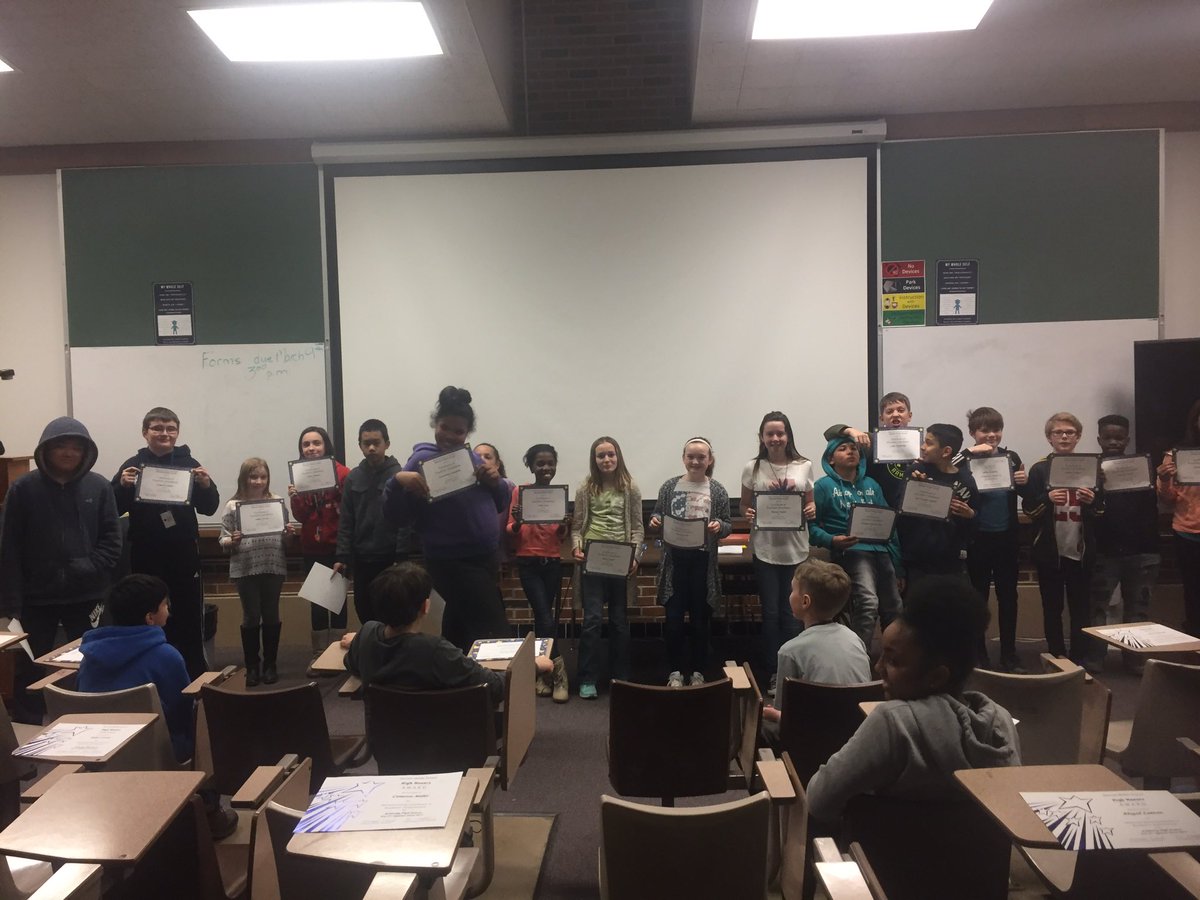 realmrlanphear's tweet photo. House 2A 2nd Quarter Awards Ceremony. Keep up the great work!! #sennettshines https://t.co/bvr9aHauxX