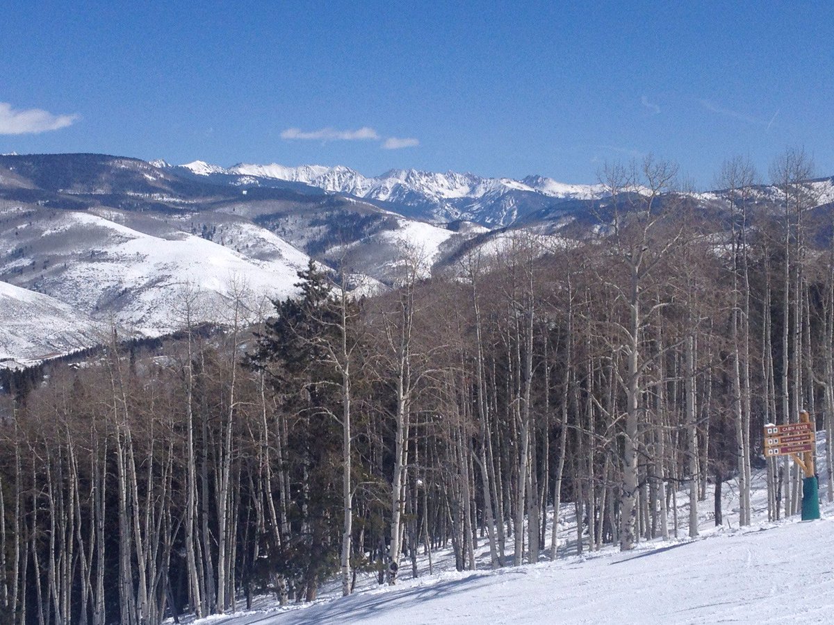 OwnBeaverCreek's tweet photo. Love this Gore Range view! Skiing with 1 of my friends/customers looking around.Cabin Fever @beavercreekmtn &amp; EVERY other run was excellent! https://t.co/DlEK3WMts5