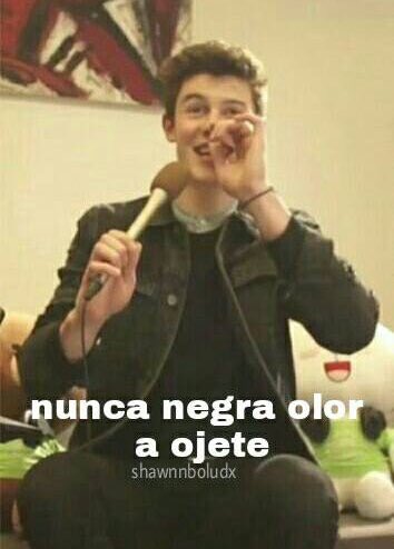 Rodrimaslow's tweet photo. ME ESTOY RIENDO AYUDA
#KCAFavMaleSinger #ShawnMendes https://t.co/UkgKzab2z7