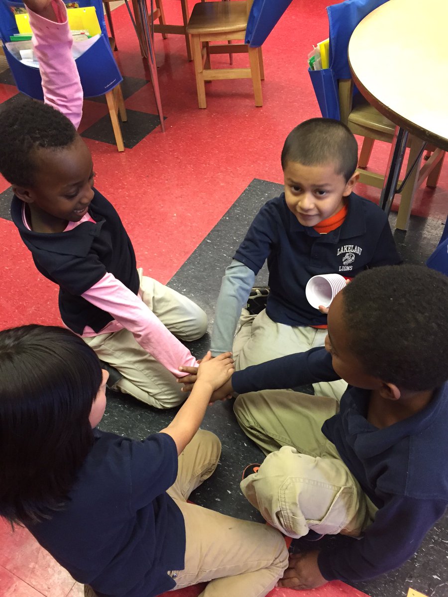 MsZelmans_Class's tweet photo. So much fun celebrating #DrSeussDay! My favorite part was seeing little lions tackle a cat in the hat #STEM challenge #Lakeland12 https://t.co/0nqf1NNfzx