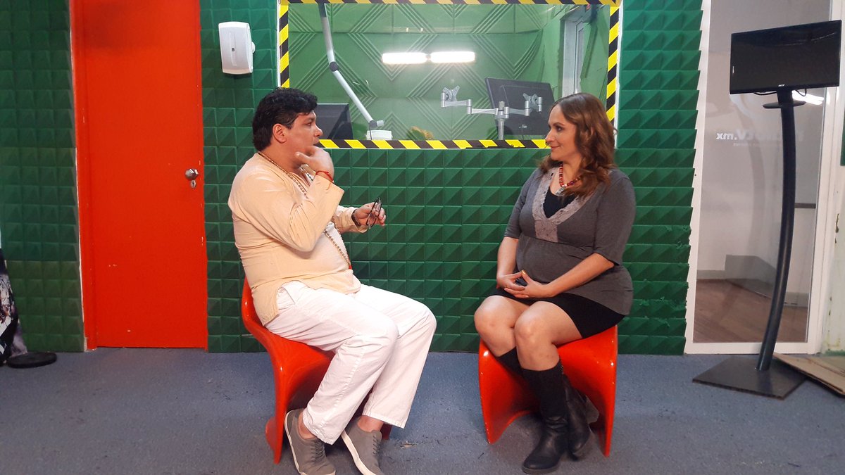 ElTrendingMx's tweet photo. Ya estamos al aire por https://t.co/48NKE9VZDC con @Nykte @SoyJaimeVarela 
PENDIENTES porque trae regalitos para su próximo show. https://t.co/hzvWuaEtZa