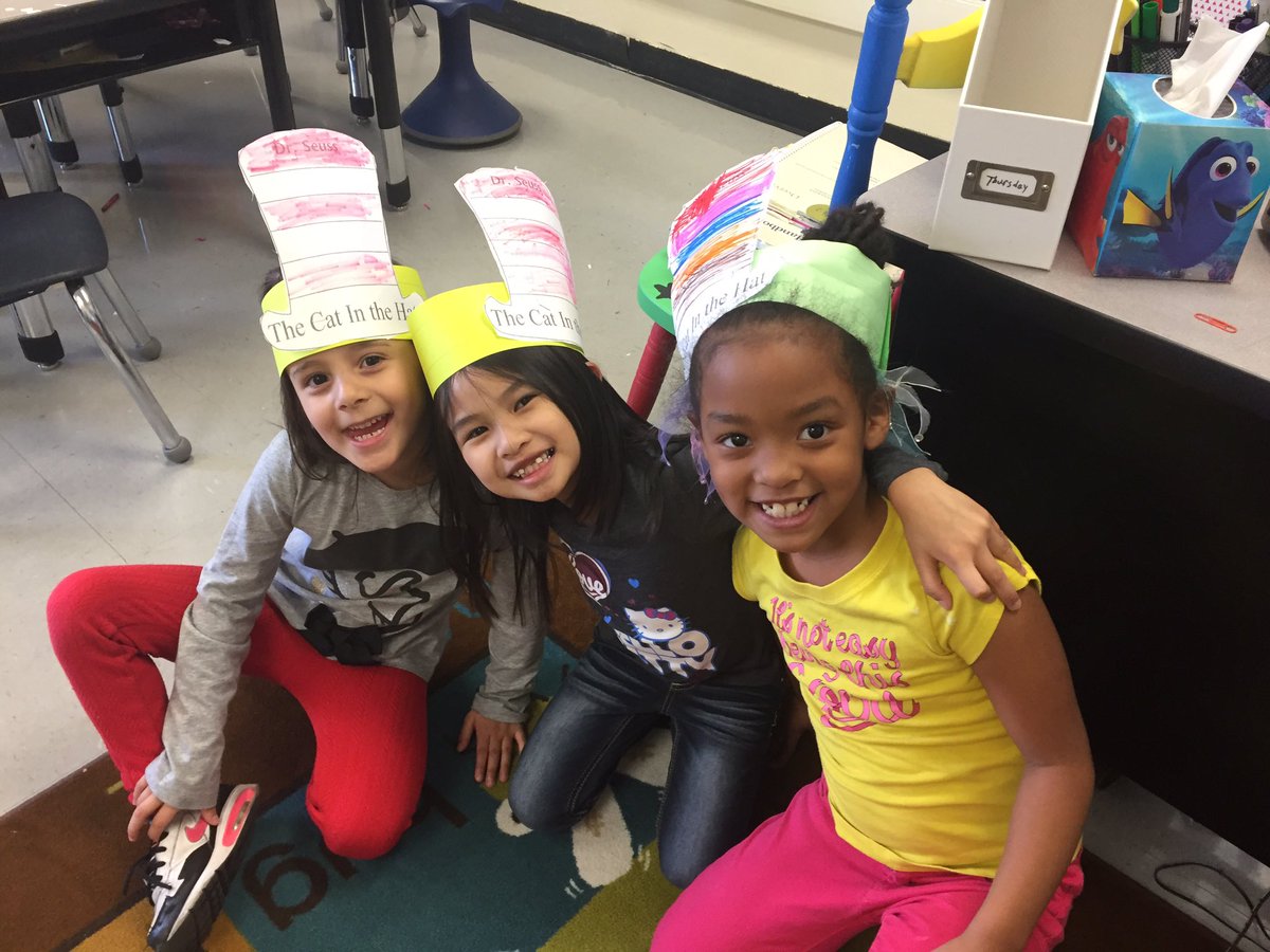 Riggs2Mrs's tweet photo. Trying green eggs and ham as we learn about Dr. Seuss #isdstrong #ottcubstrong https://t.co/XuHB7nRmu0
