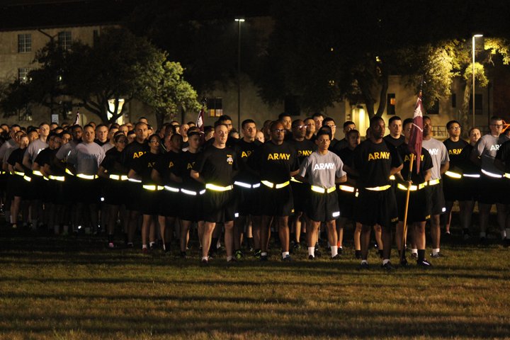 CSMMEDCOM's tweet photo. Nothing like a run to celebrate the 130th Anniversary of our Enlisted Medical Corp We're nearly 3000 deep! Hooah!!! #ArmyMedicine #FtSam https://t.co/ovy2oRcoNt