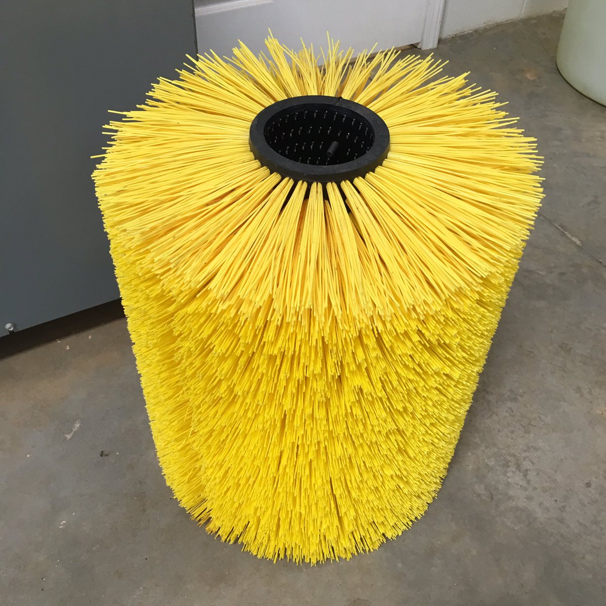 MtnFreshCream's tweet image. The #cows have new back scratchers #backscratch