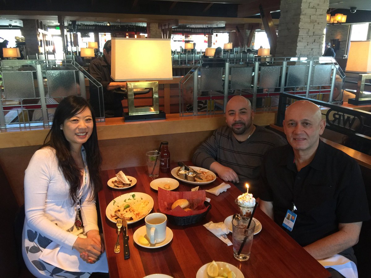 VeronicaChen556's tweet photo. Happy birthday to my broadband partner in crime, Gustavo De La Torre! #tugglenation #sofull #appreciation https://t.co/Y4I8KjvAPs