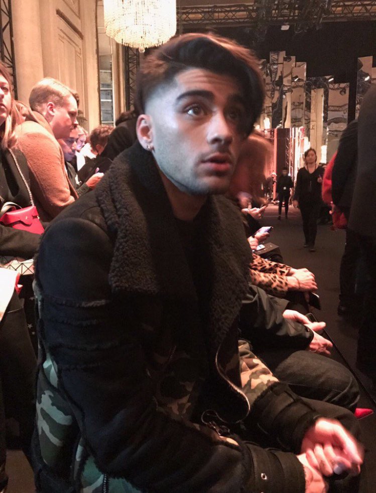 rodgermaIik's tweet photo. when @zaynmalik hears my name #shook https://t.co/3UGmGUHohi