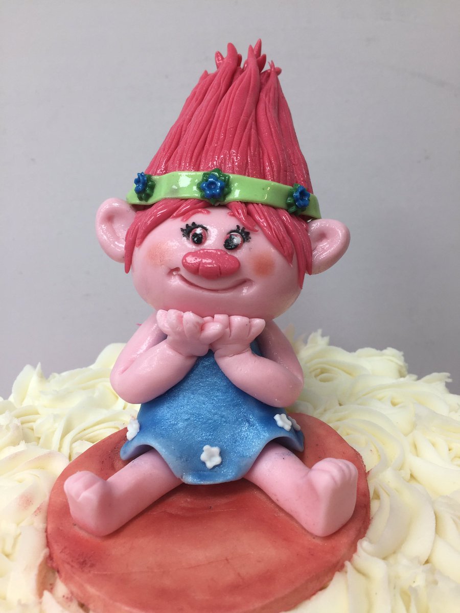 CakeBoxKent's tweet photo. #FindYourHappyPlace and #celebrate your #Birthday with our #fun #TrollsCake #Trolls #PrincessPoppy #Poppy #AnnaKendrick #CakeBoxGravesend π·π https://t.co/1NSBHubIcO