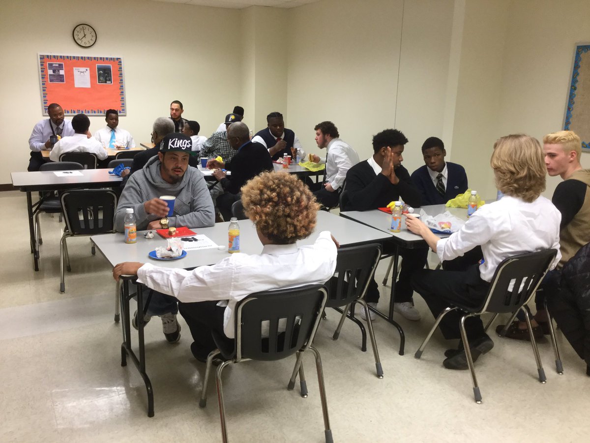 EntAcad's tweet image. Positivity filled the room at EA's very first #AllProDads breakfast this morning! Thanks to everyone who helped make it happen! #NNPSproud