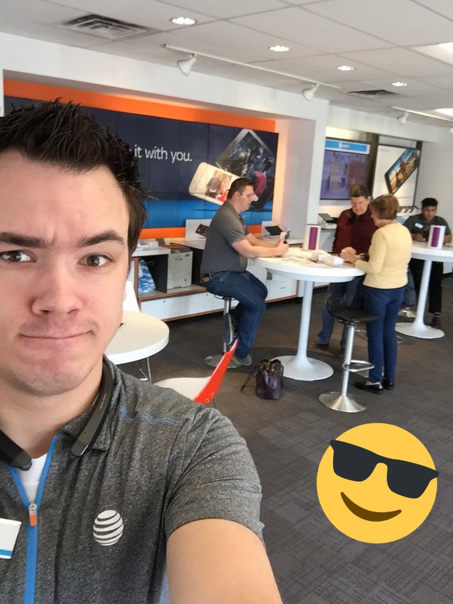 TeamLoganWins's tweet photo. Mike and Drew with DTVs to start the day! Come get a whole home bundle: TV, cell phones, internet and home phone! #RMRWINS @Steve2theSmith https://t.co/vPnSREWmIi
