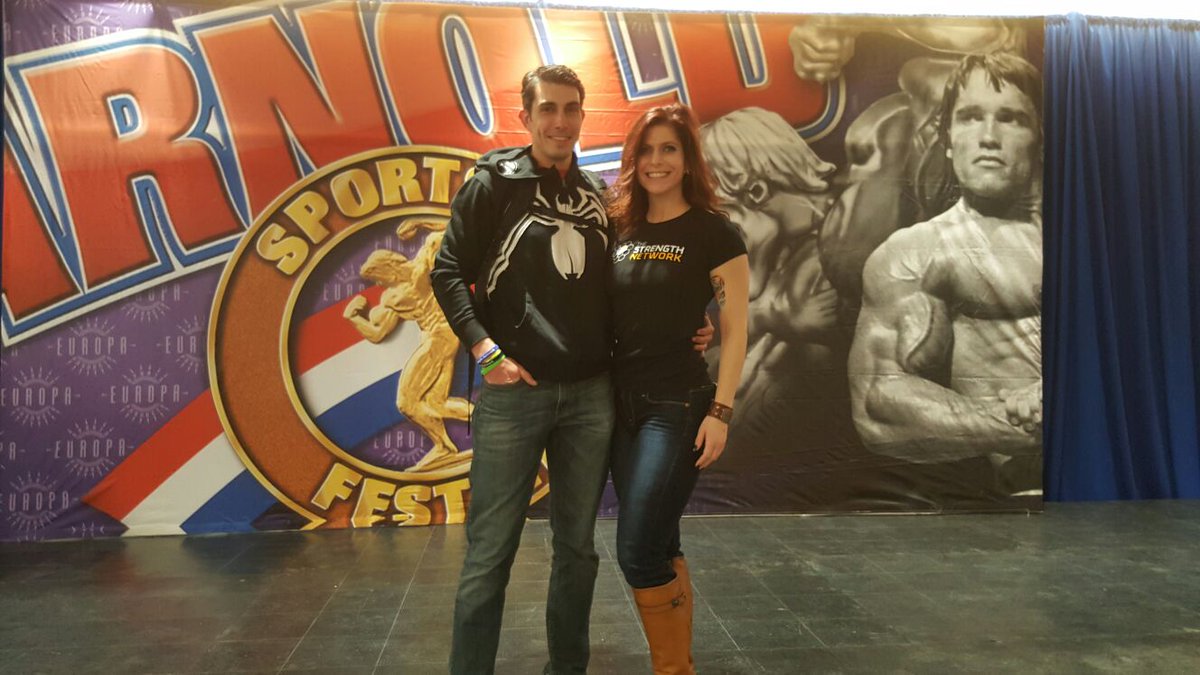 steven_shuster's tweet photo. @strengthnetwrk enjoying the Arnold! #arnoldsportsfestival #asf2017 #thestrengthnetwork https://t.co/6uQ1IQ9Vlh